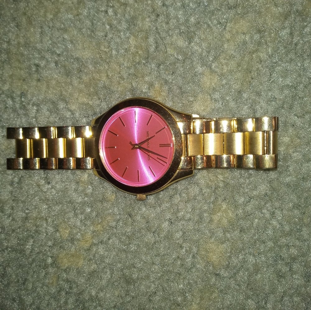 MK runway watch mk3624